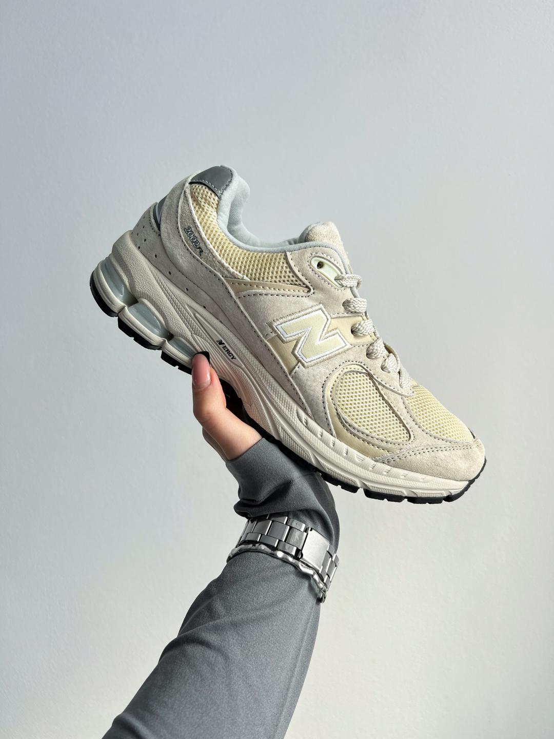 New Balance 2002R «Light Bone Aluminium»