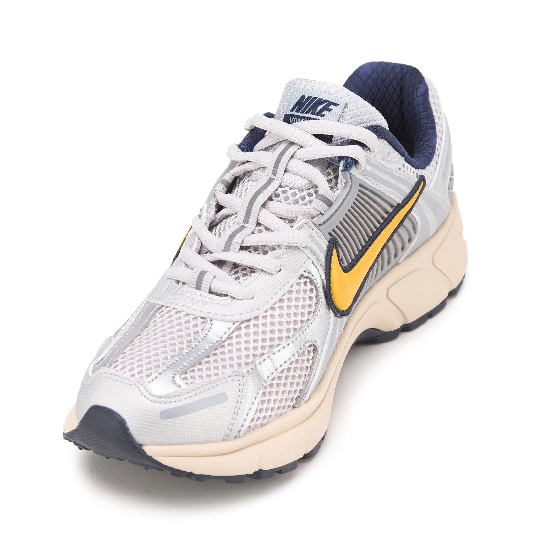 Nike Zoom Vomero 5 Pure Platinum Laser Orange