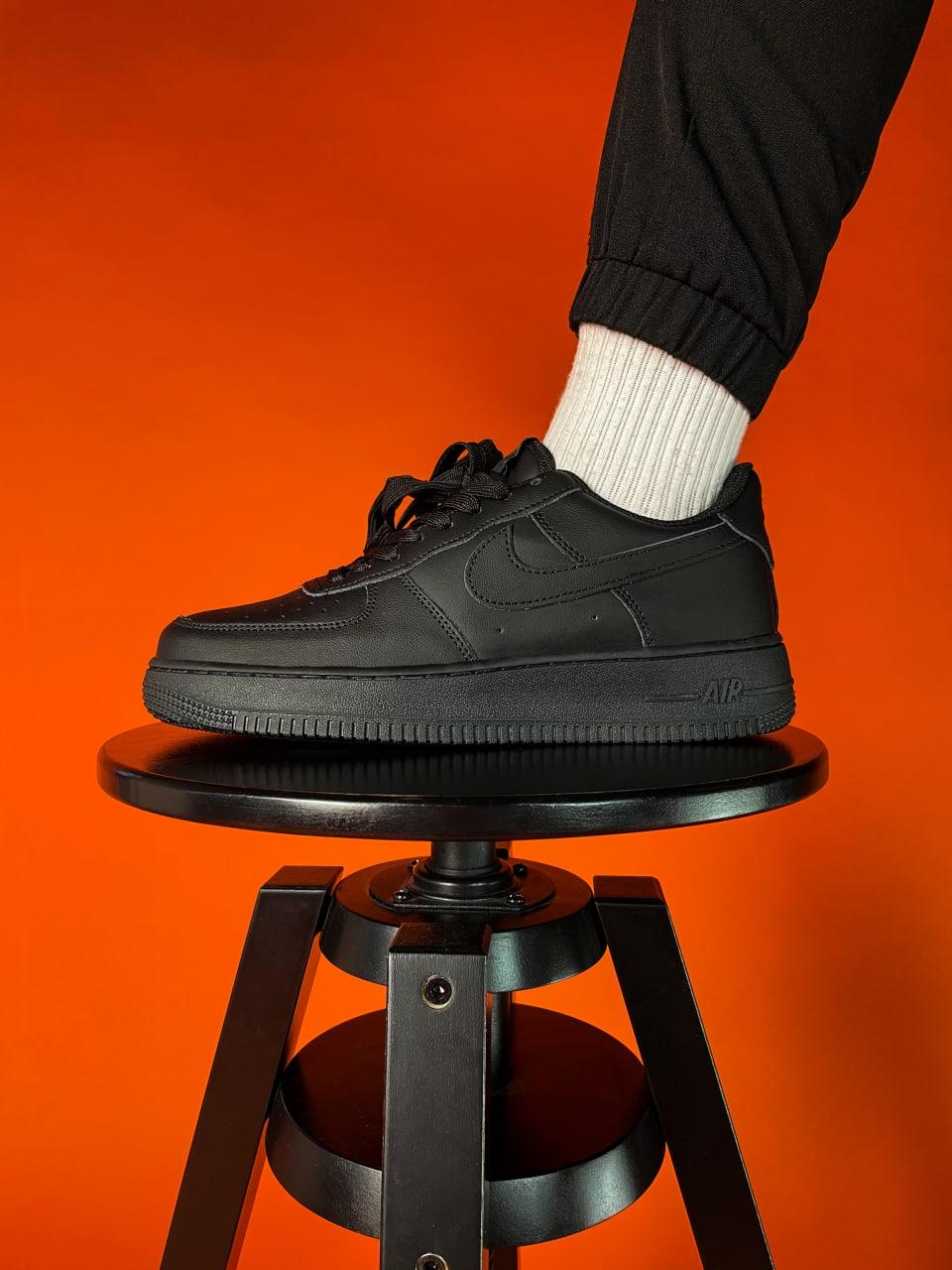 Nike Air Force 1 Black 2.0