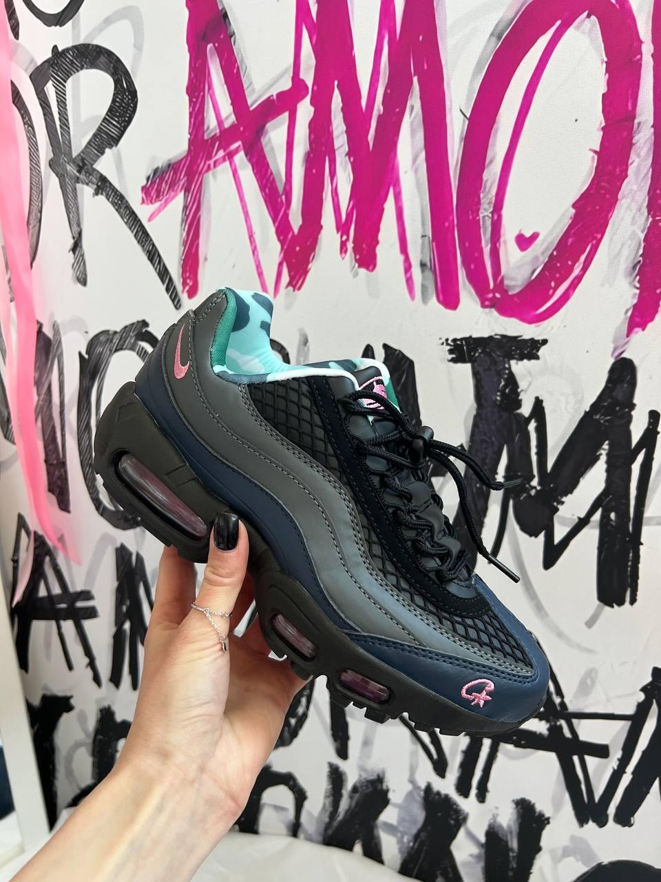 Nike Air Max 95 x Corteiz Pink
