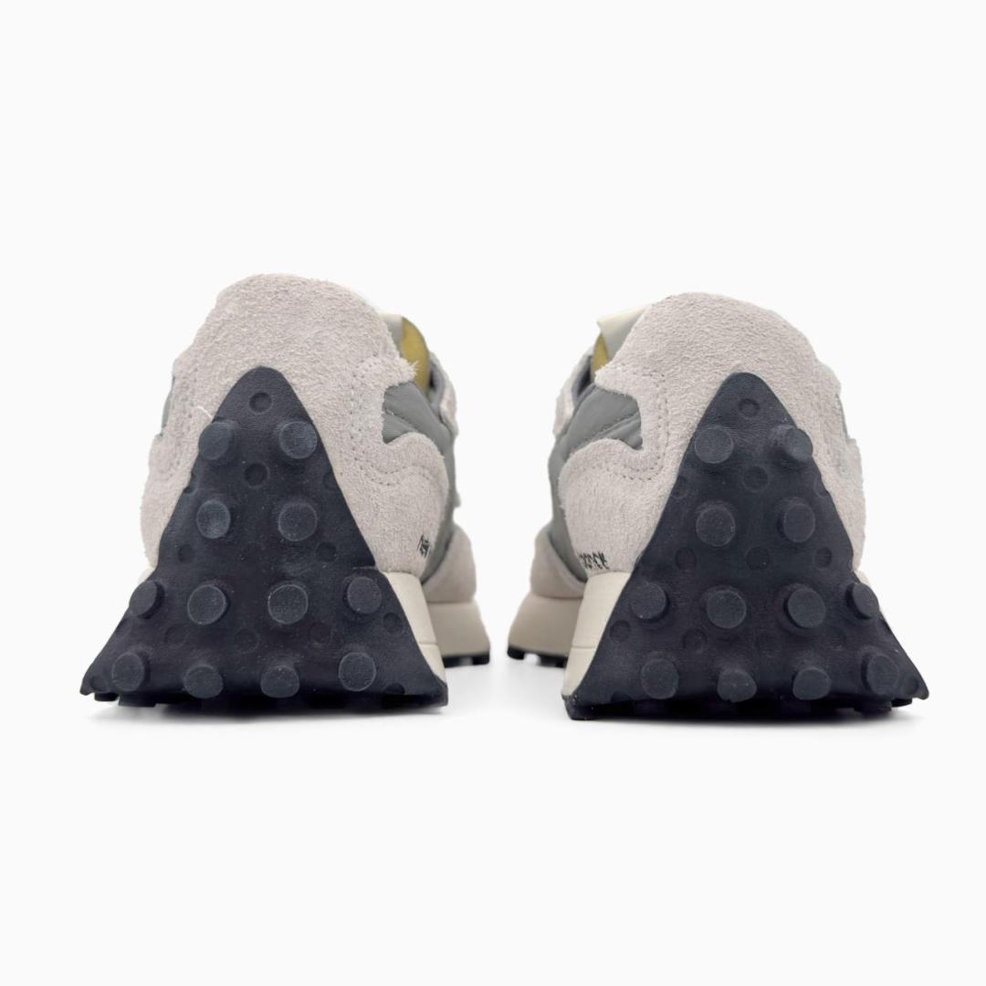 New Balance 327 Grey Logo