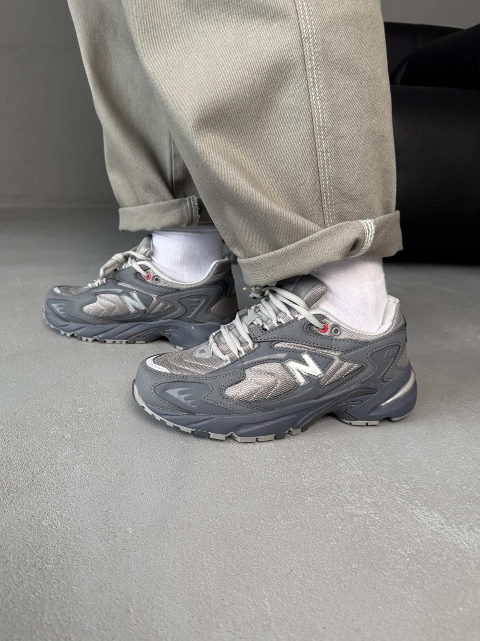 New Balance 725 Grey Black