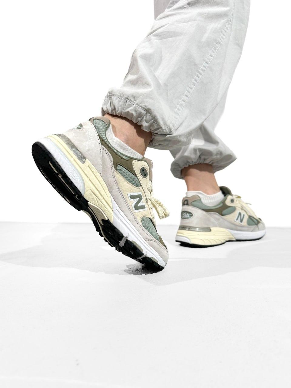 New Balance 993 Beige Mint Grey