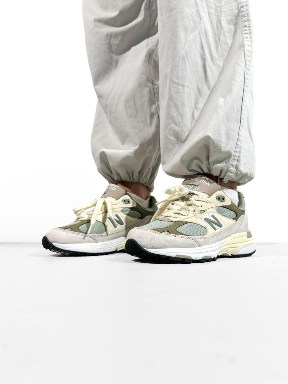 New Balance 993 Beige Mint Grey