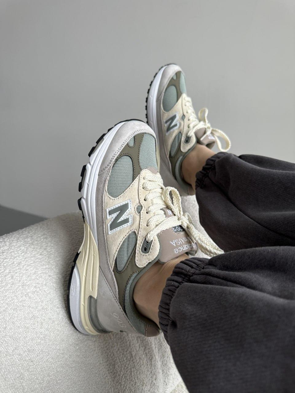 New Balance 993 Beige Mint Grey