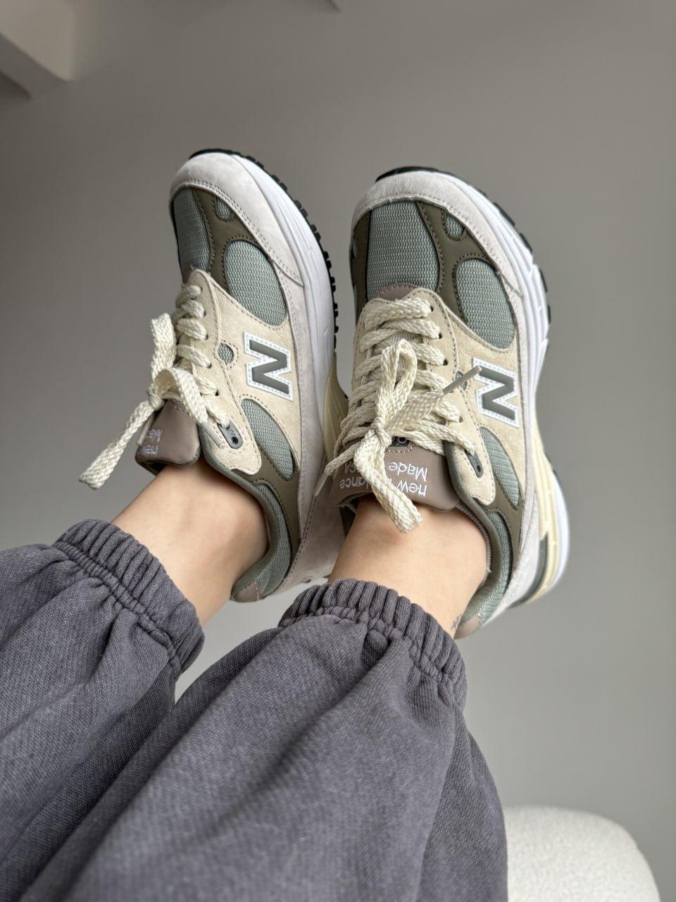New Balance 993 Beige Mint Grey