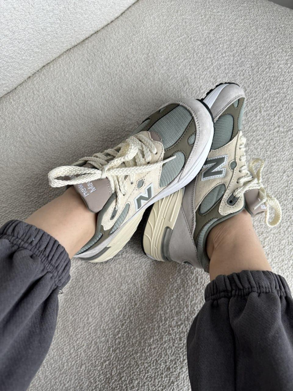 New Balance 993 Beige Mint Grey