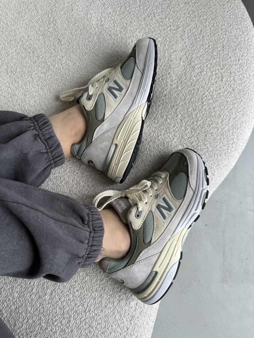 New Balance 993 Beige Mint Grey
