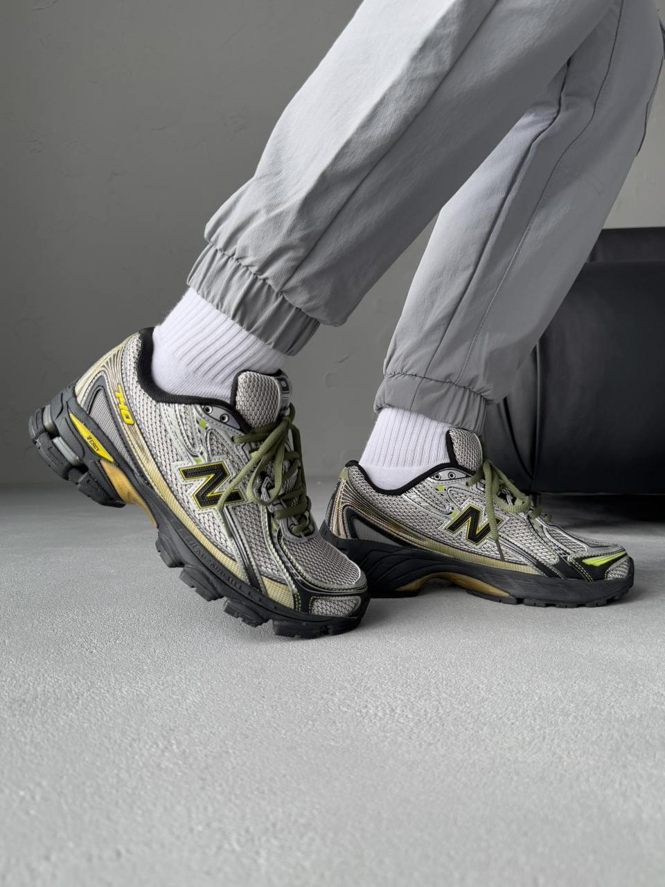 New Balance 740 Silver Yelow Black