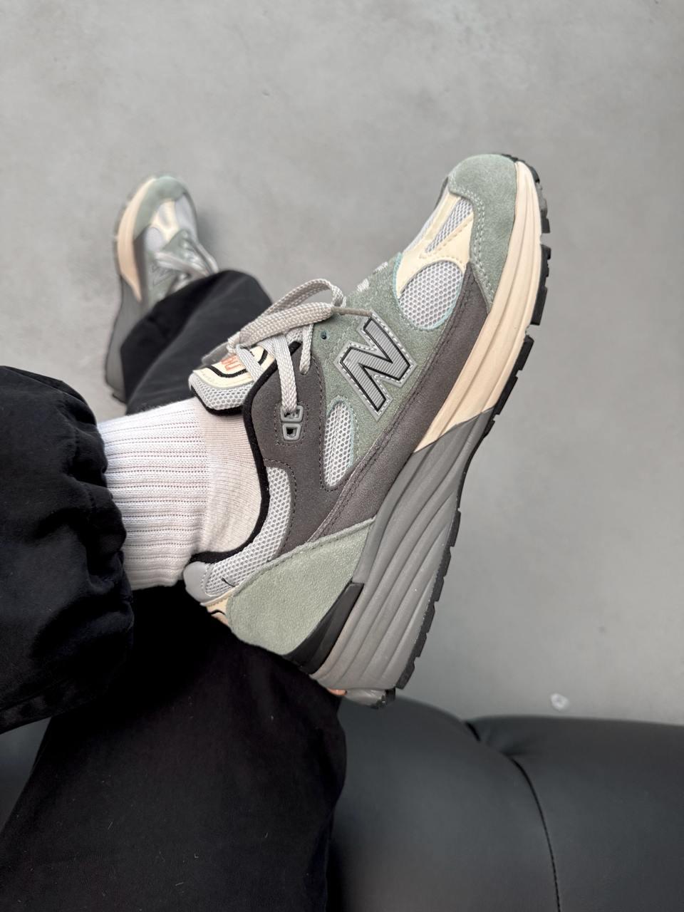 New Balance 991 Mint Grey Beige