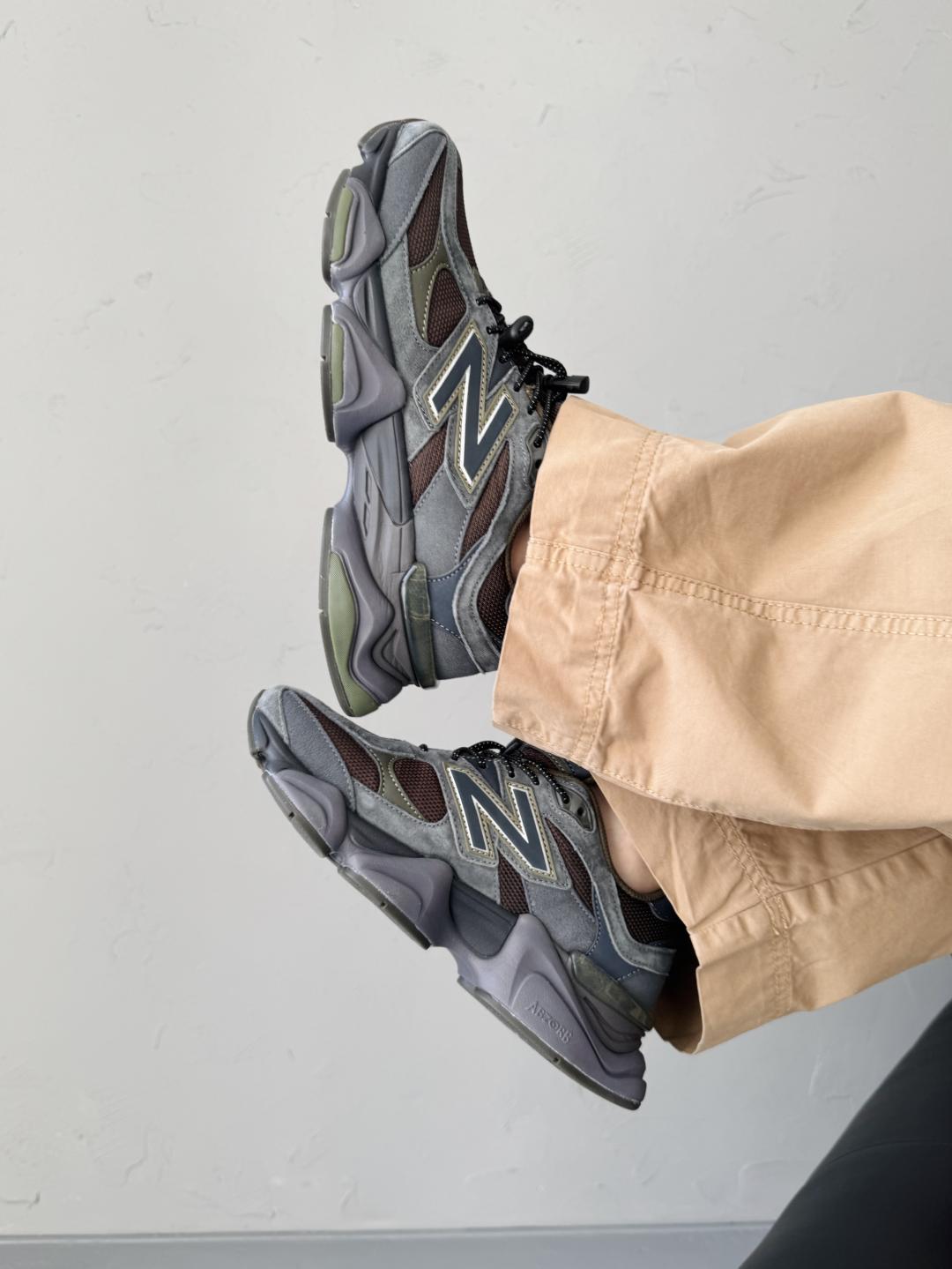 New Balance 9060 Grey Brown