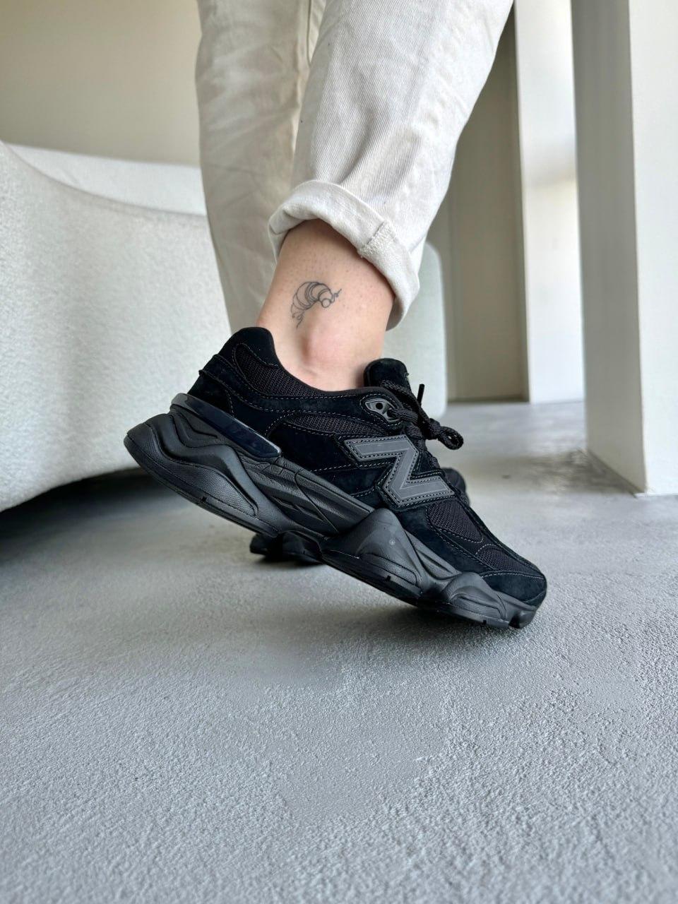 New Balance 9060 Triple Black