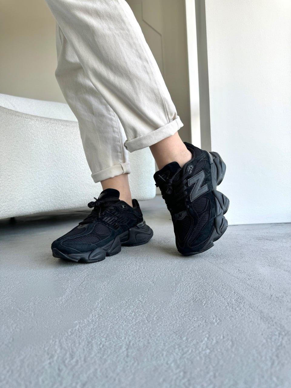 New Balance 9060 Triple Black