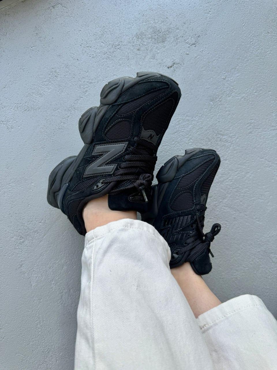 New Balance 9060 Triple Black