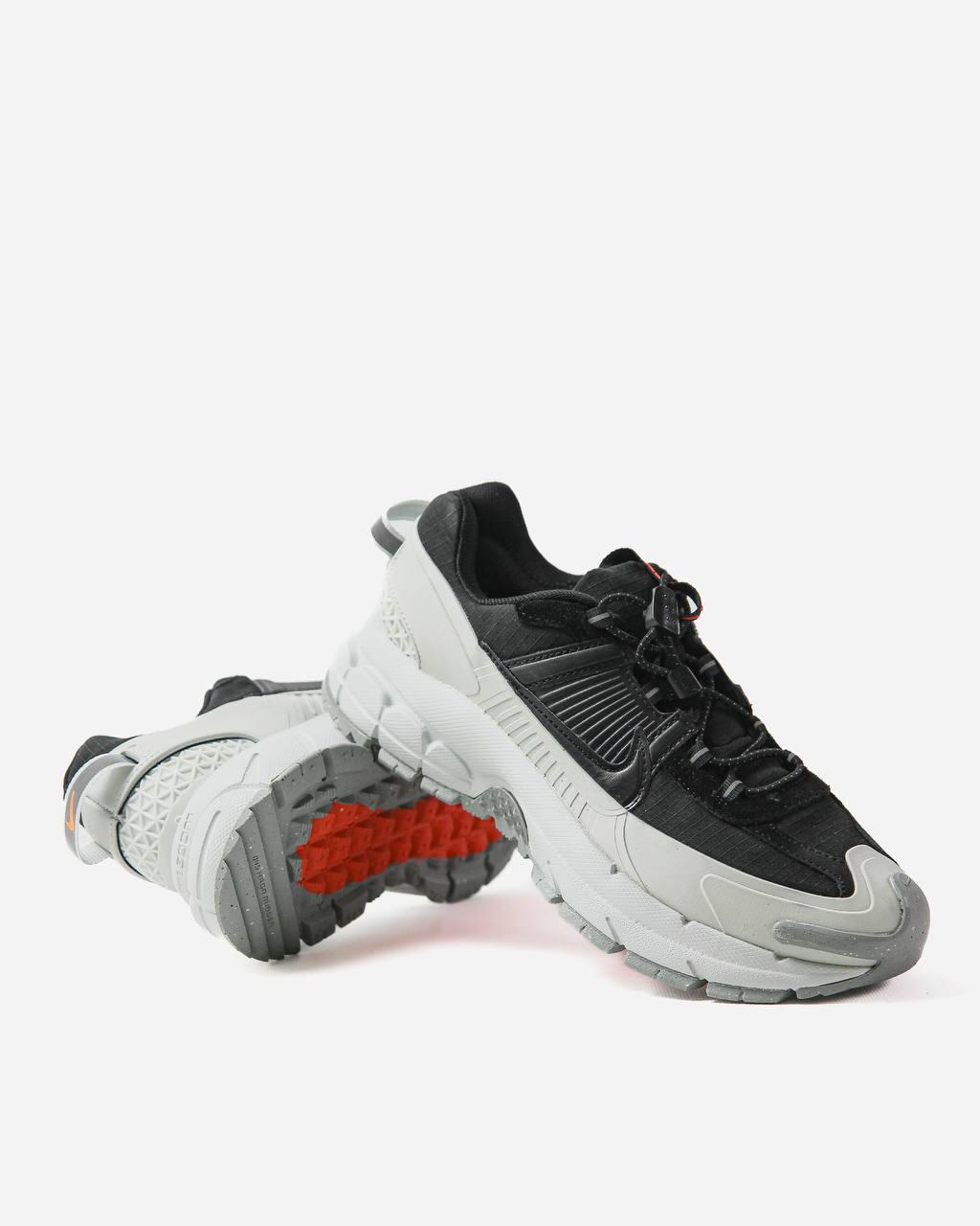 Nike Zoom Vomero 5 Roam Black Light Silver
