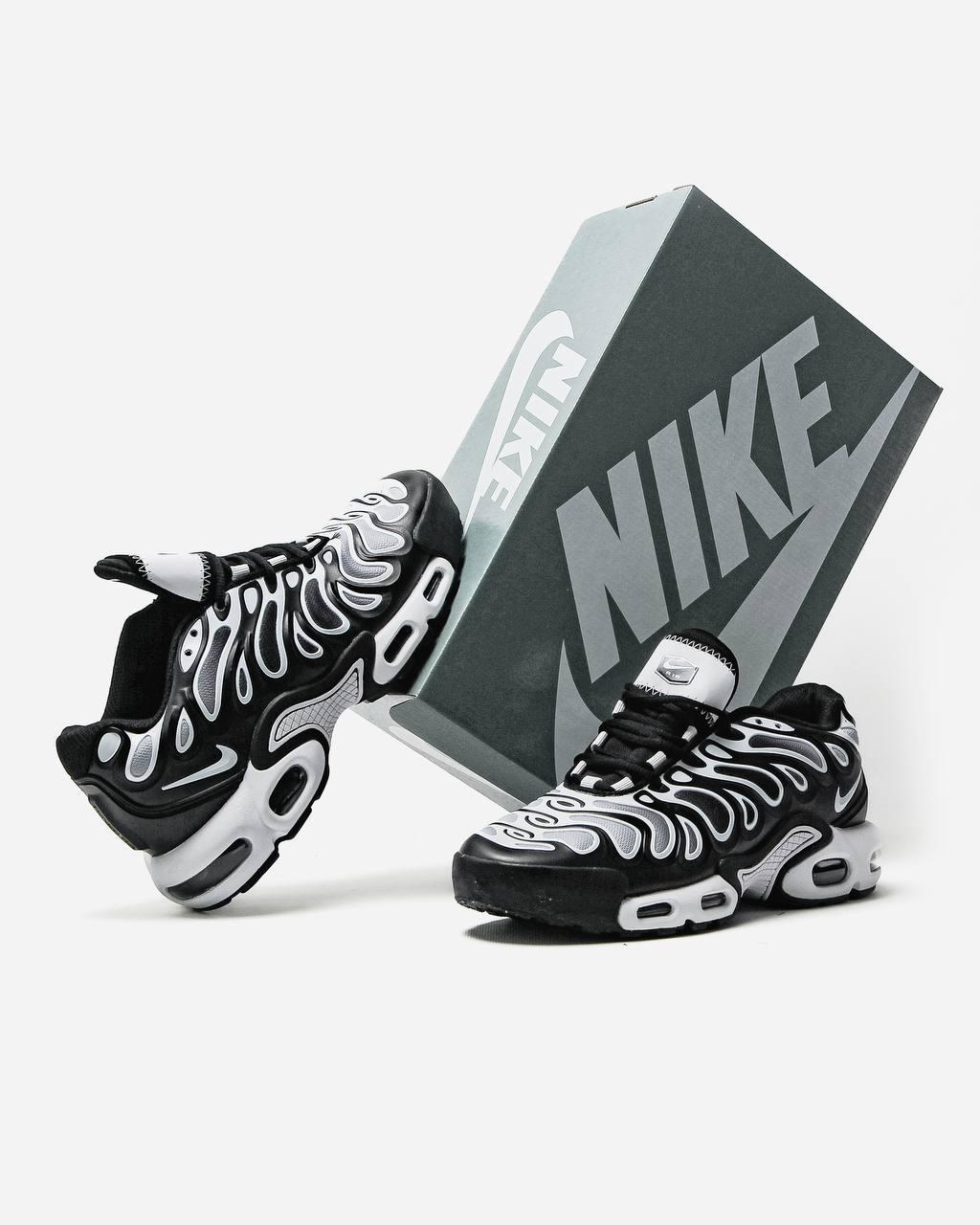 Nike Air Max Tn Plus Drift White Black
