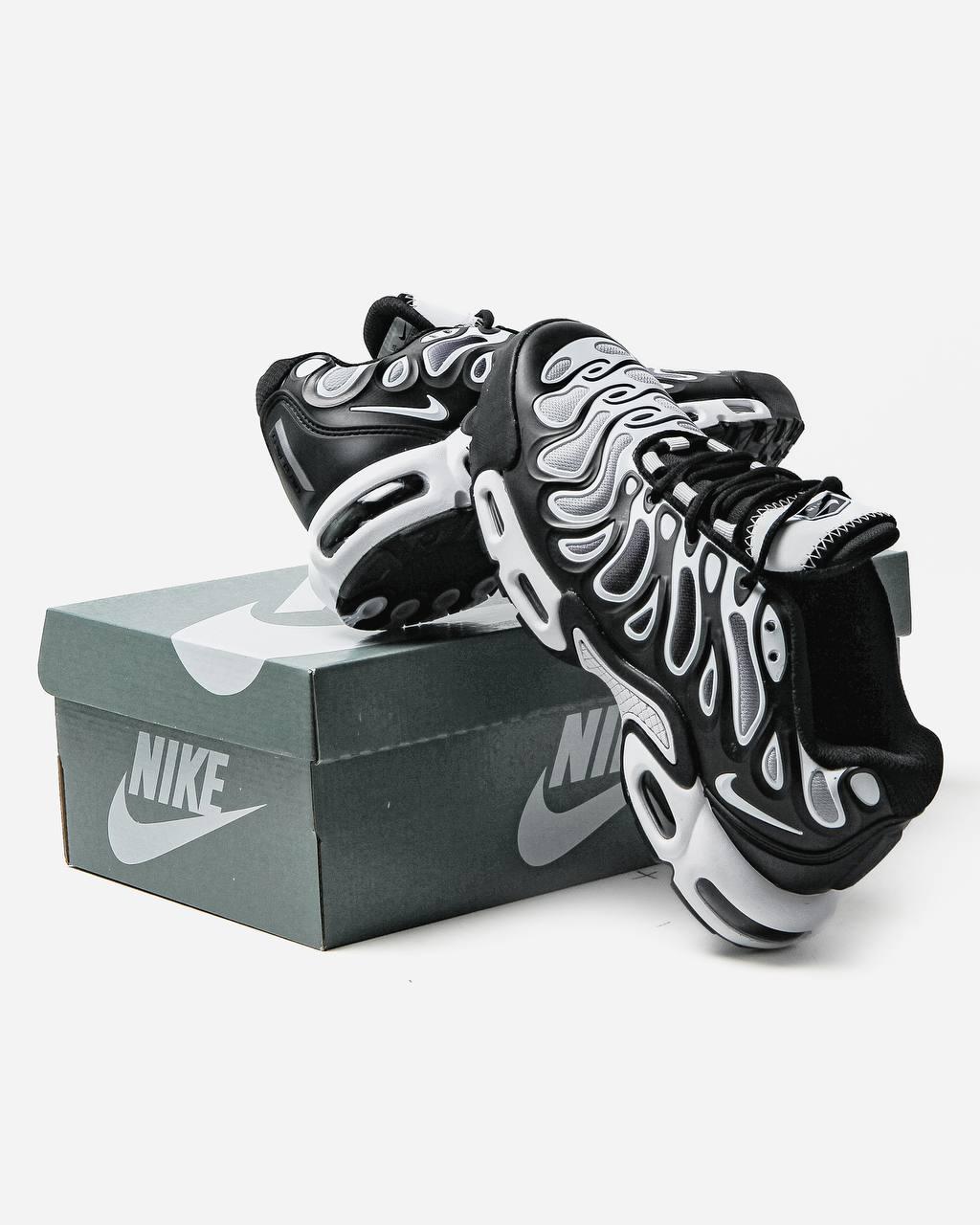 Nike Air Max Tn Plus Drift White Black