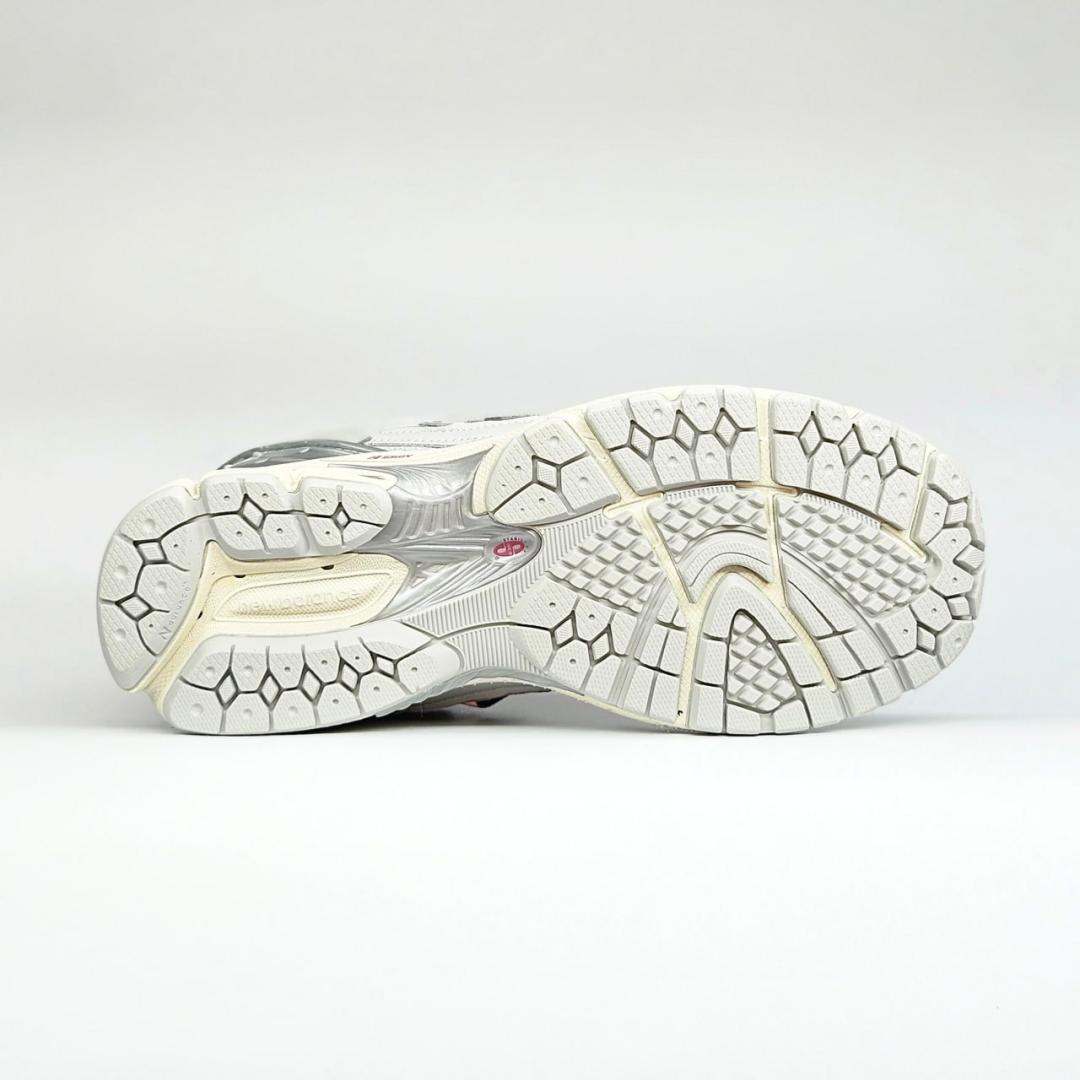 New Balance 1906R Light Grey