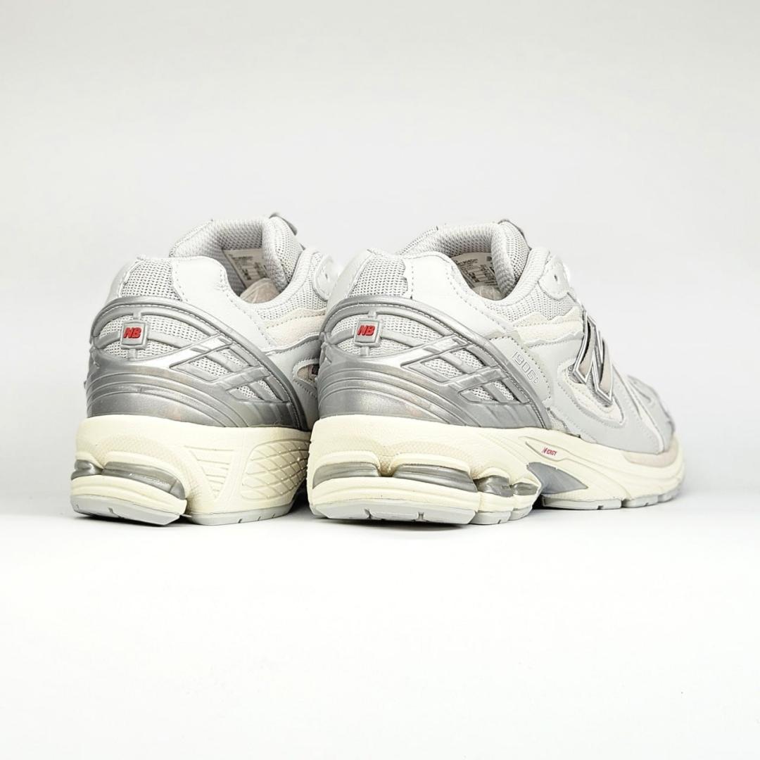 New Balance 1906R Light Grey