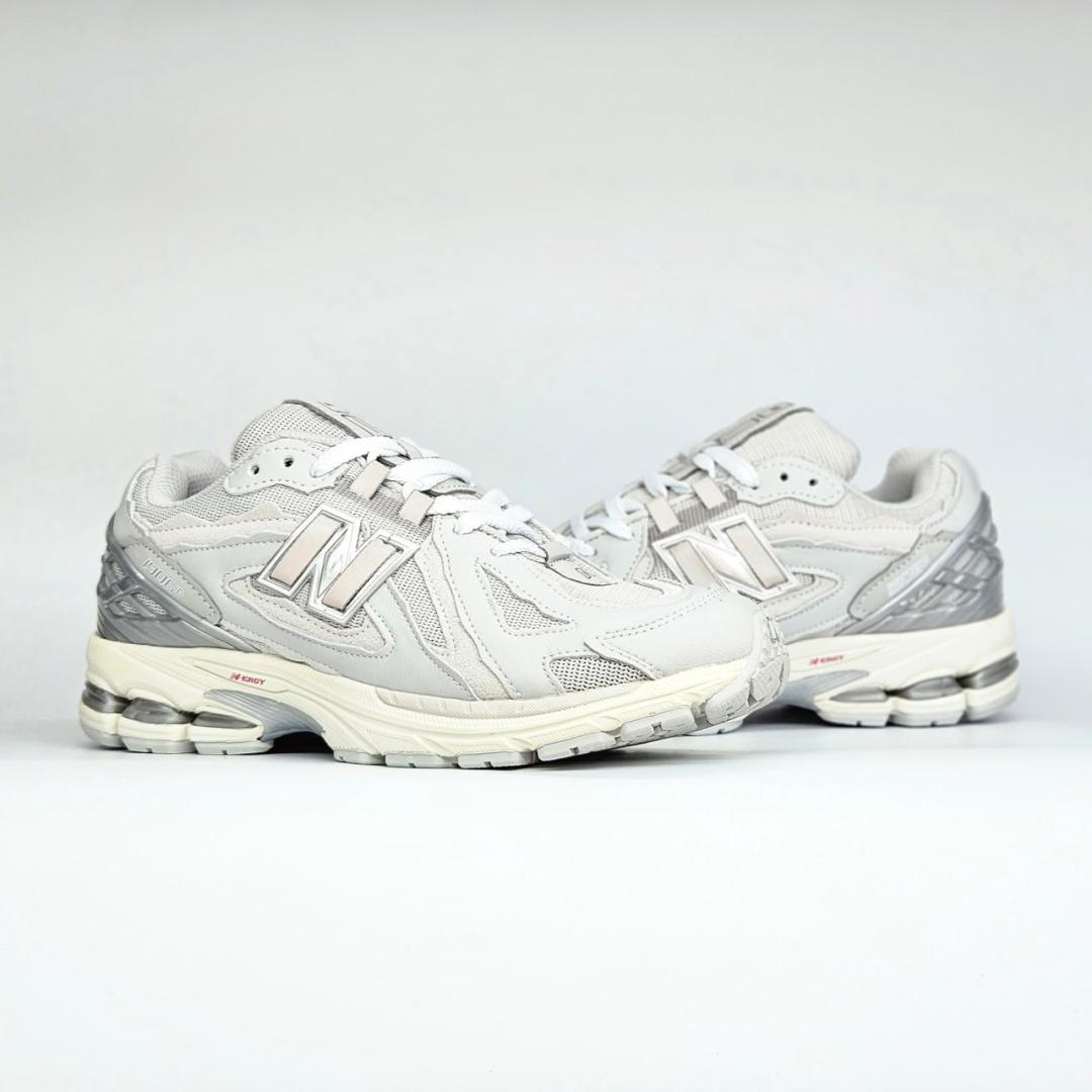 New Balance 1906R Light Grey
