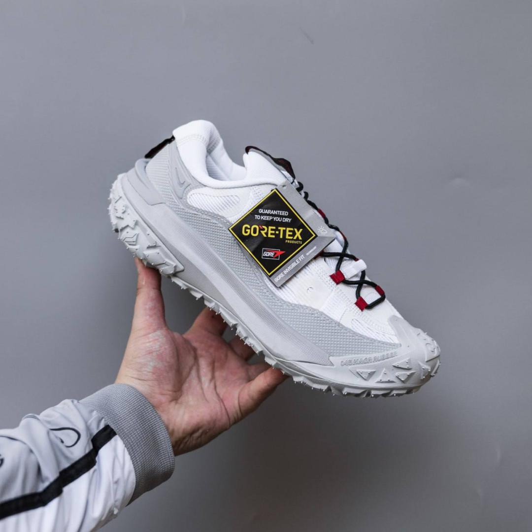 Nike ACG Mounth Fly Gore-Tex White Grey