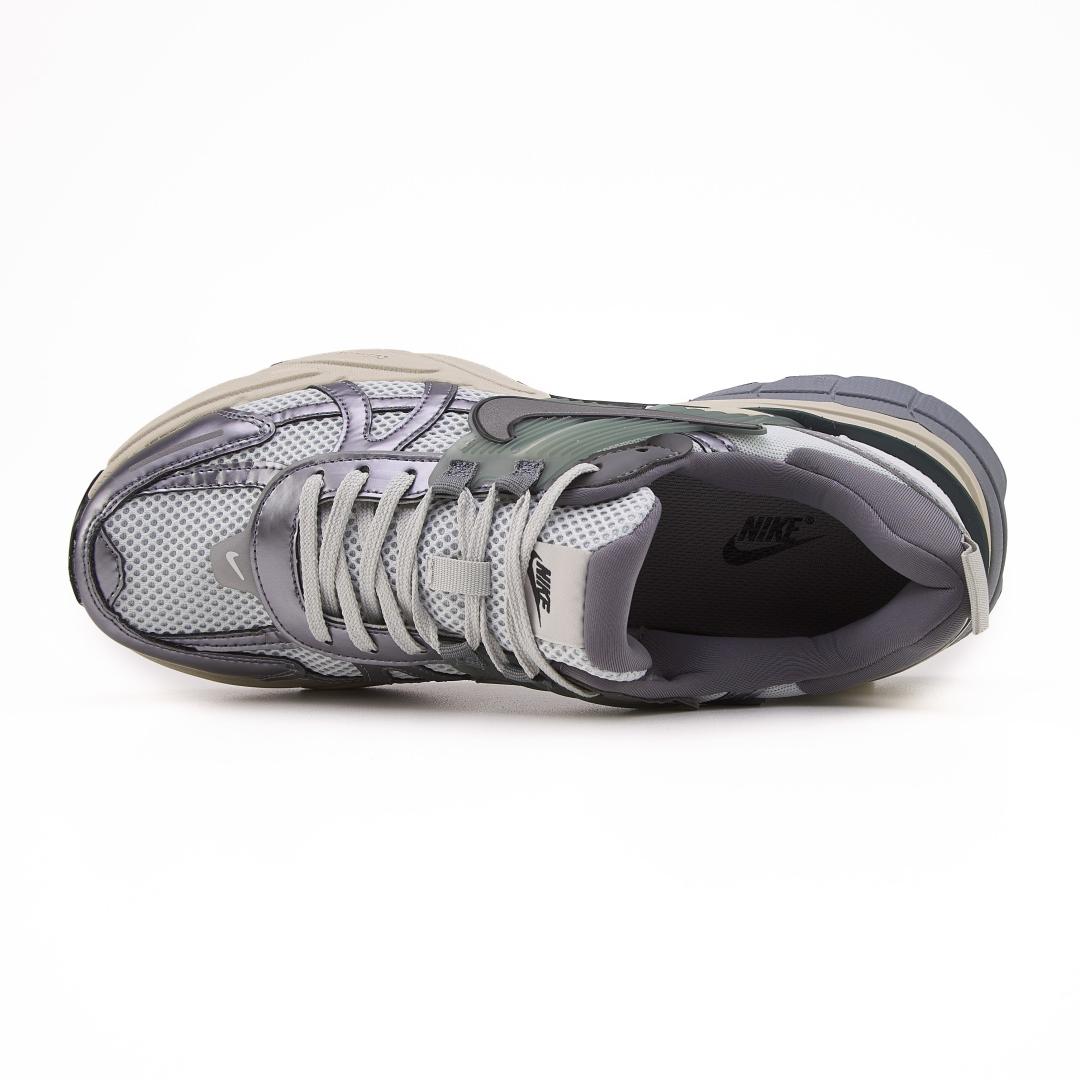 Nike Runtekk V2K Summit White Metalic Silver