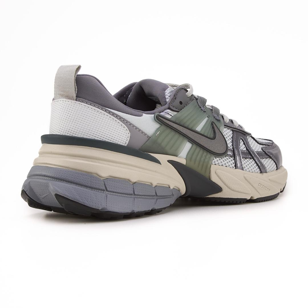 Nike Runtekk V2K Summit White Metalic Silver