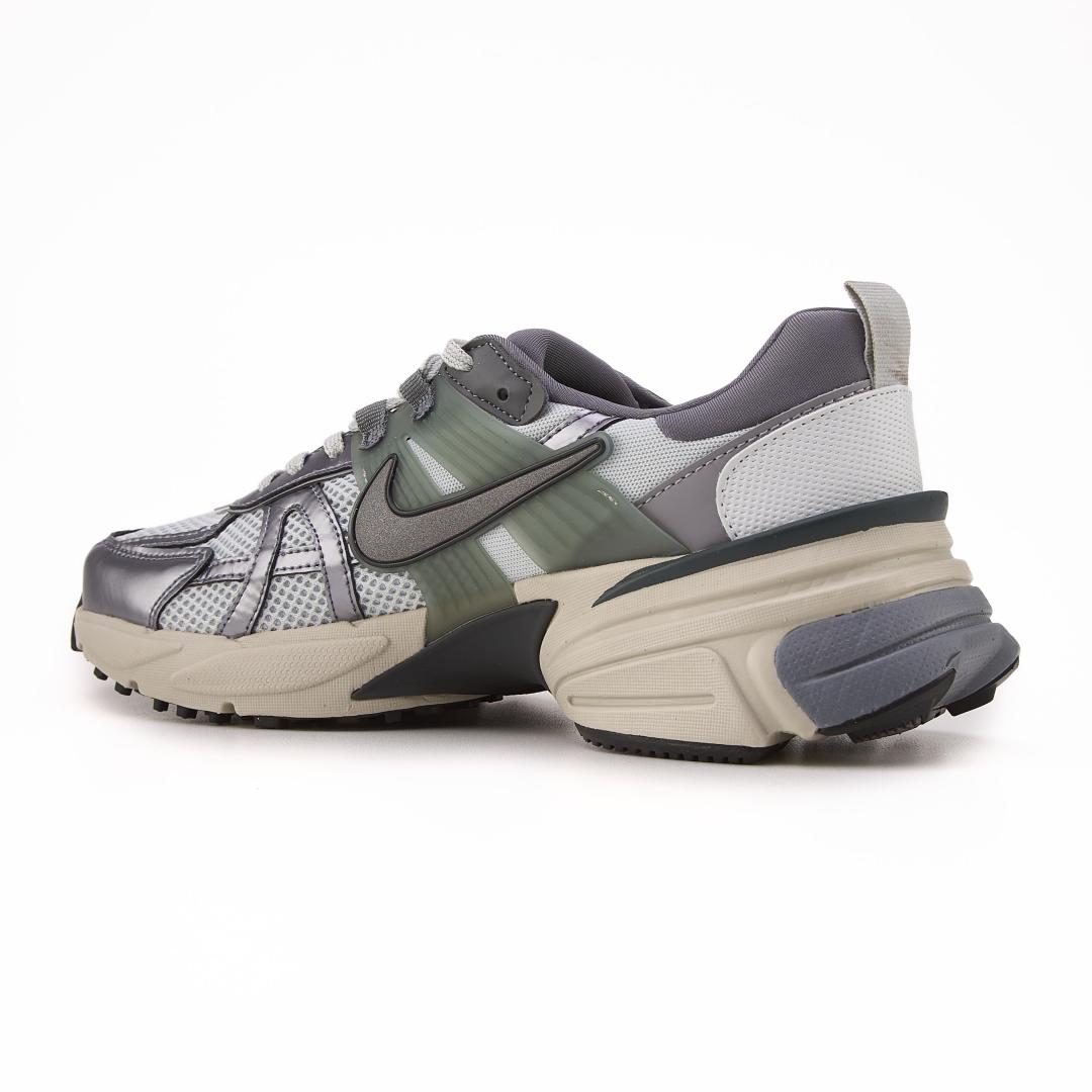 Nike Runtekk V2K Summit White Metalic Silver