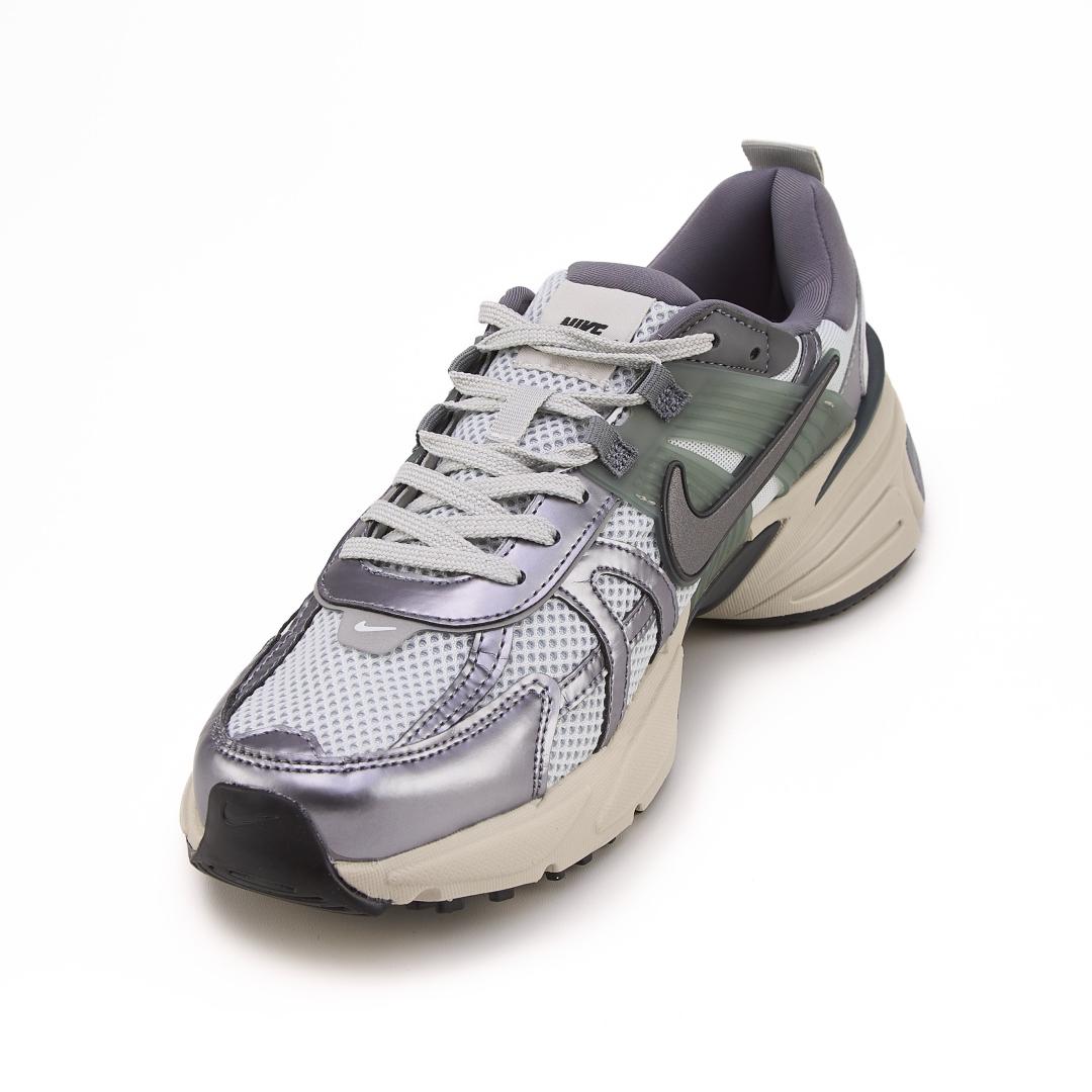Nike Runtekk V2K Summit White Metalic Silver