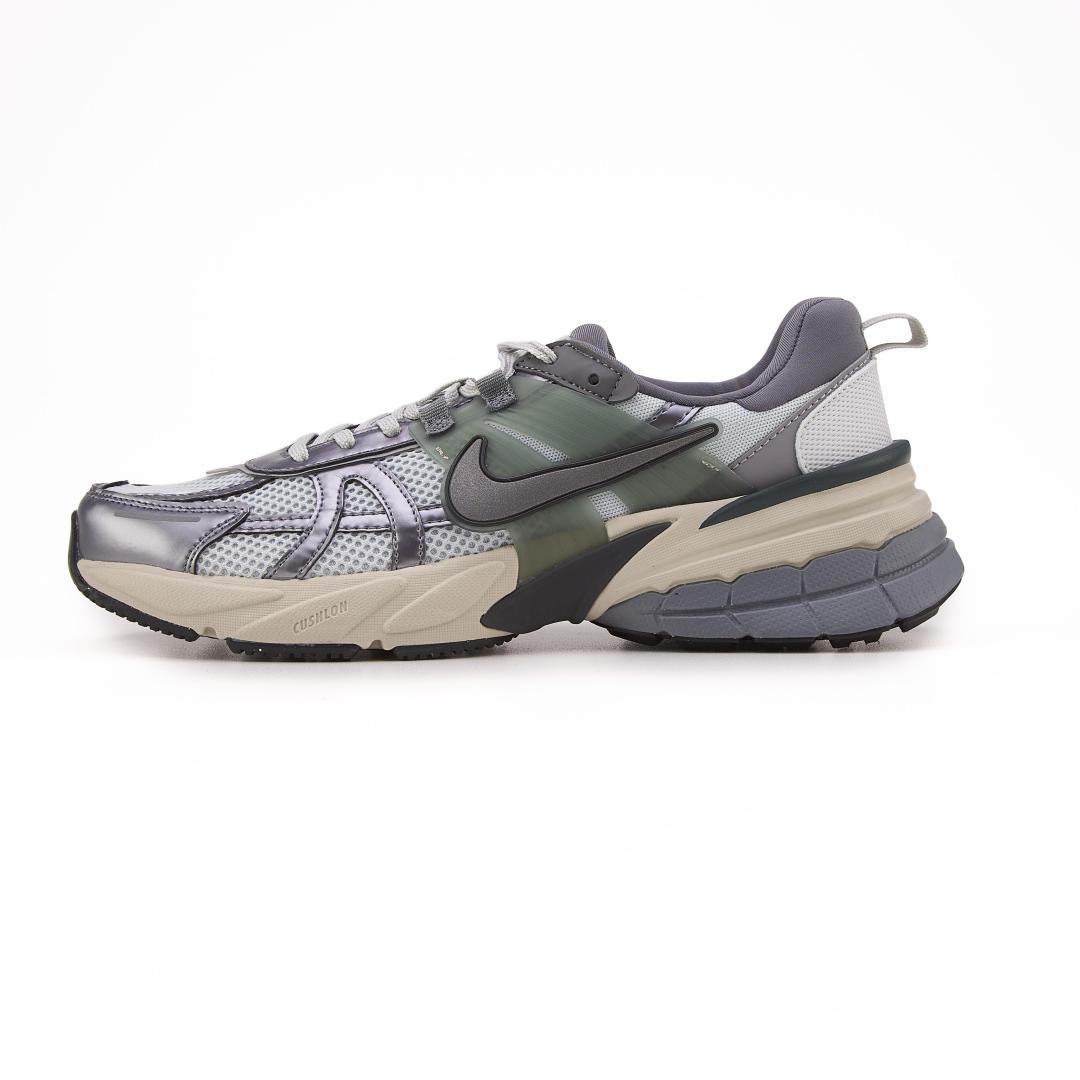 Nike Runtekk V2K Summit White Metalic Silver