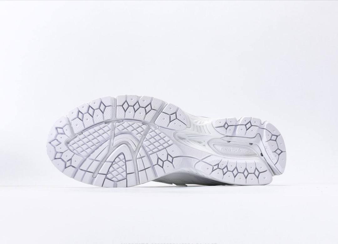 New Balance 1906R Fantomfit White