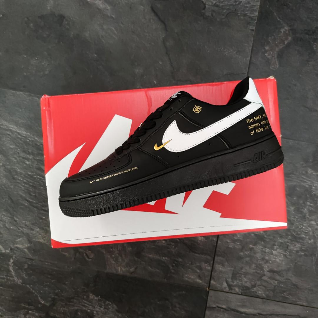 Nike Air Force 1 xSB Black