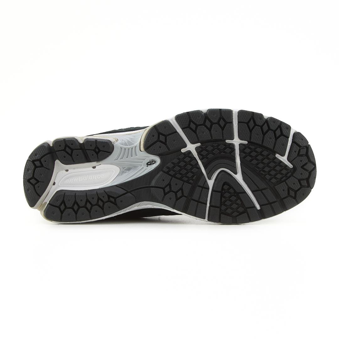 New Balance 2002R Gore-Tex Black Grey