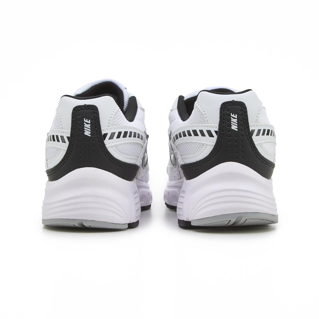 Nike Initiator White Black Logo