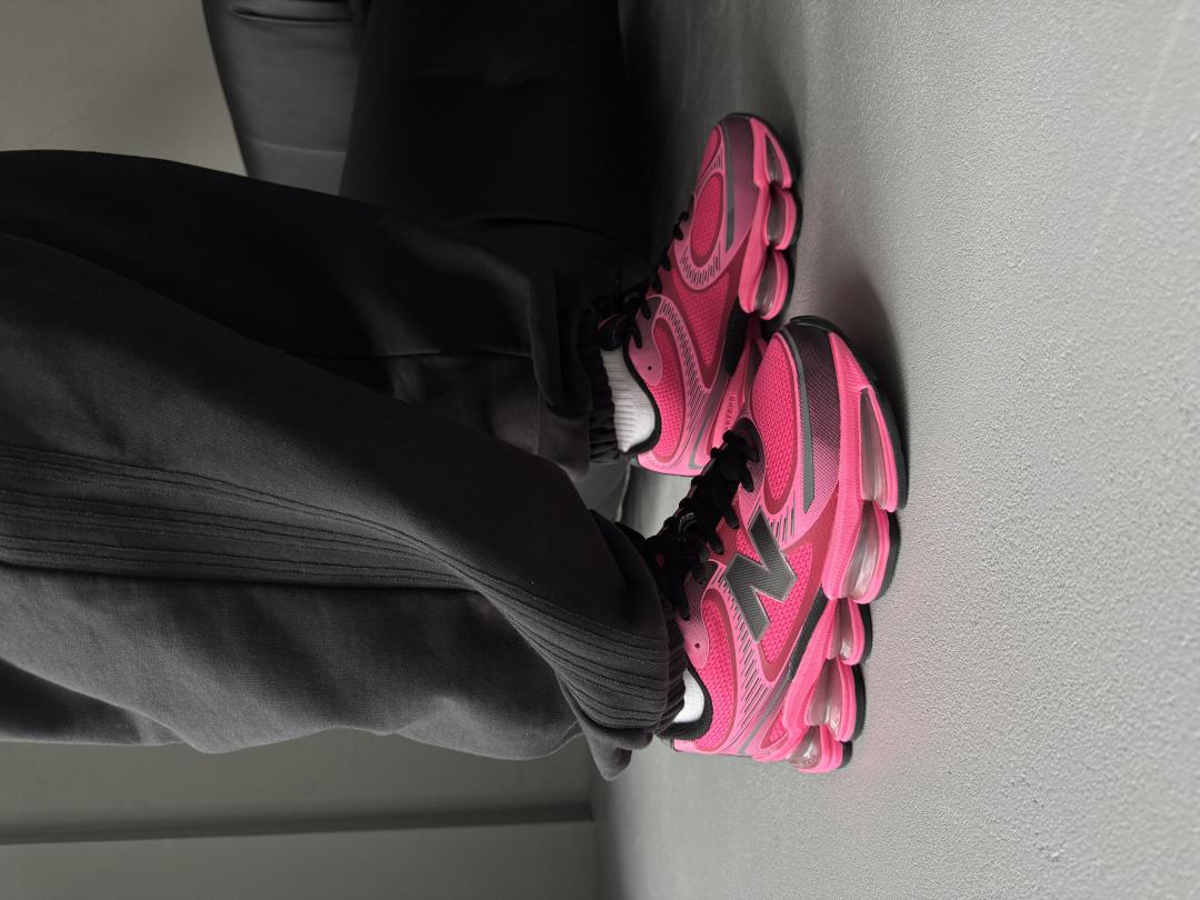 New Balance 2000 Pink Black