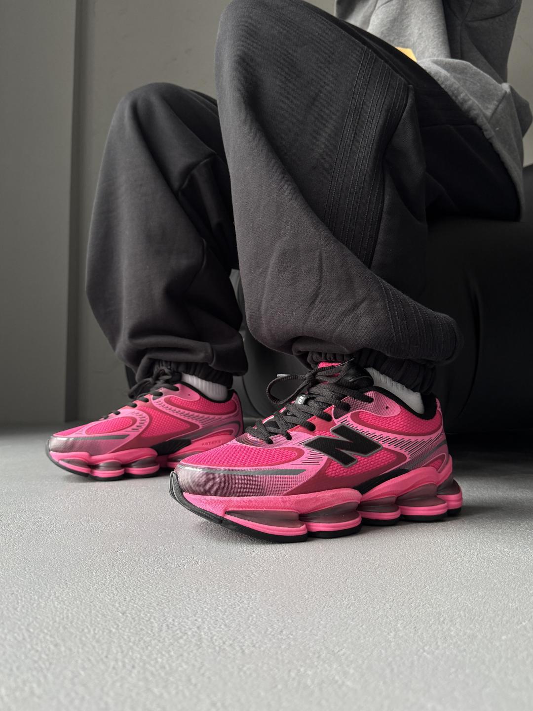 New Balance 2000 Pink Black