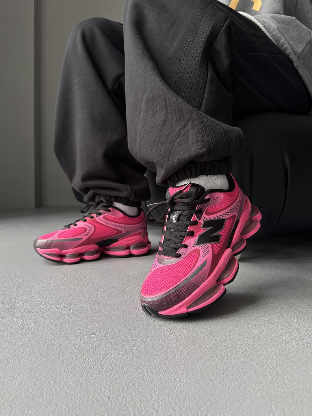 New Balance 2000 Pink Black