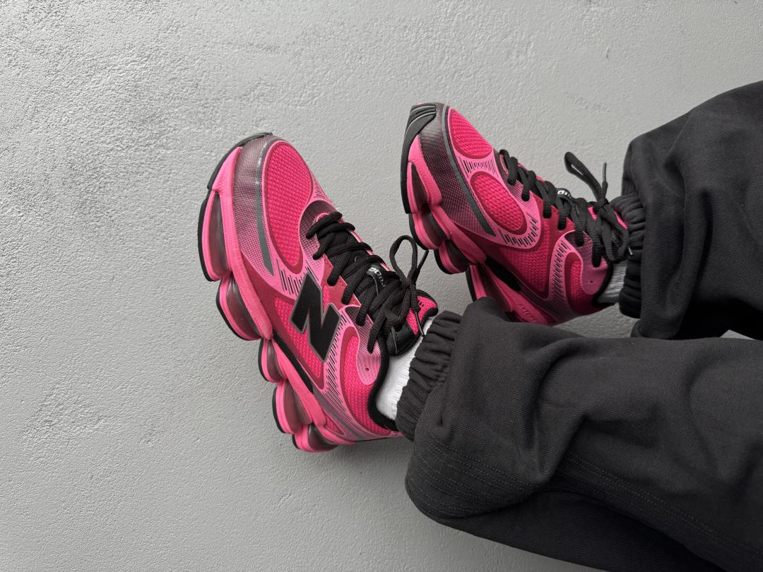 New Balance 2000 Pink Black