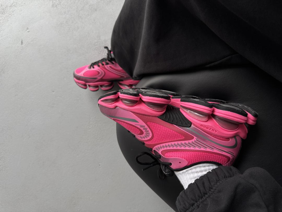New Balance 2000 Pink Black