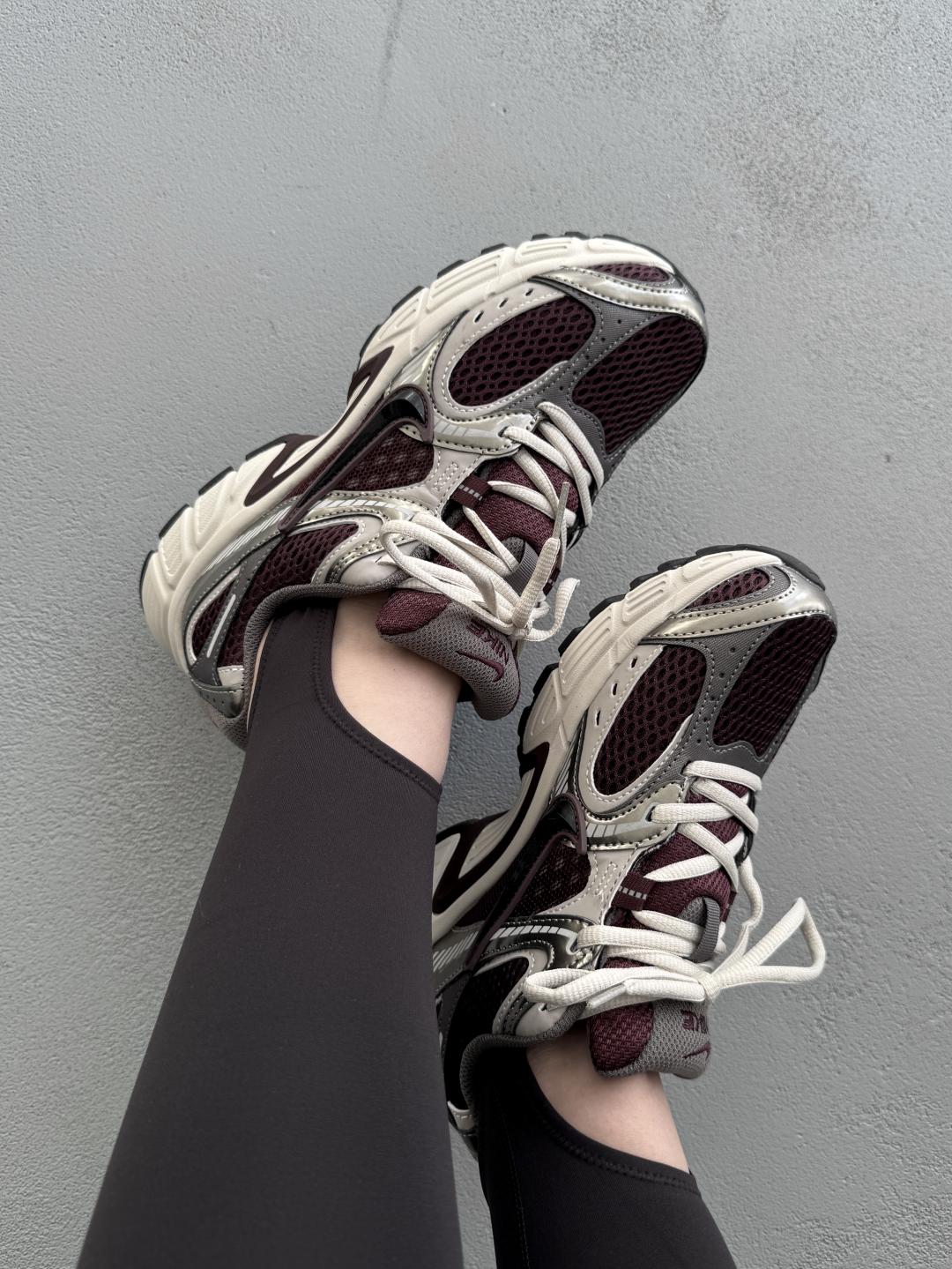 Nike V5 RNR Burgundy Grey