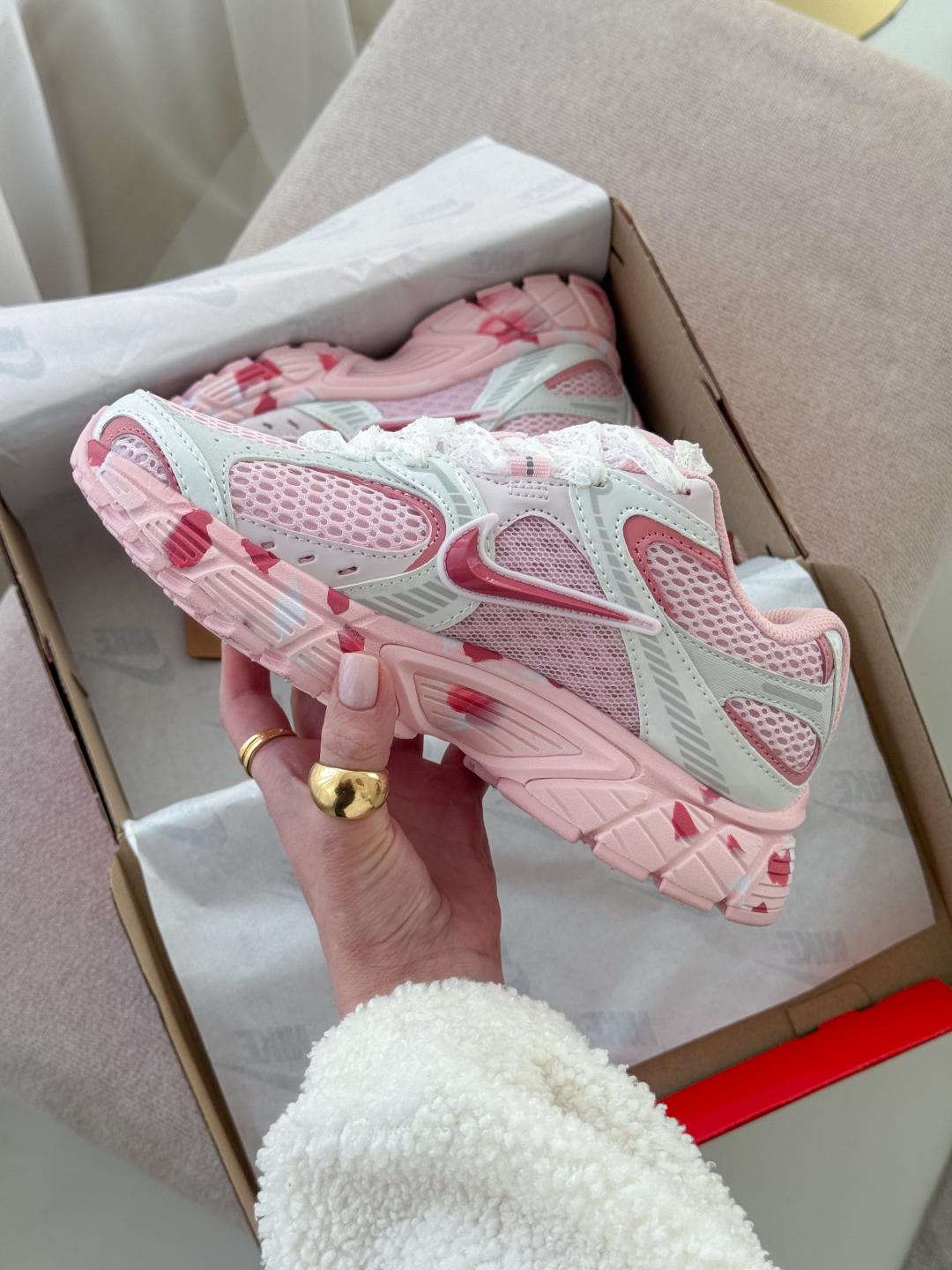 Nike V5 RNR Custom Pink