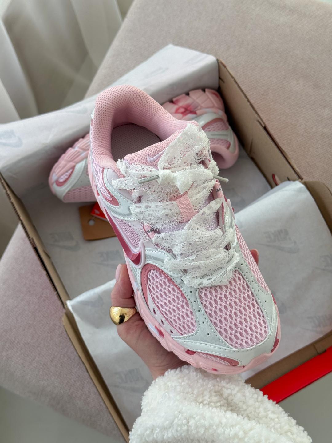 Nike V5 RNR Custom Pink