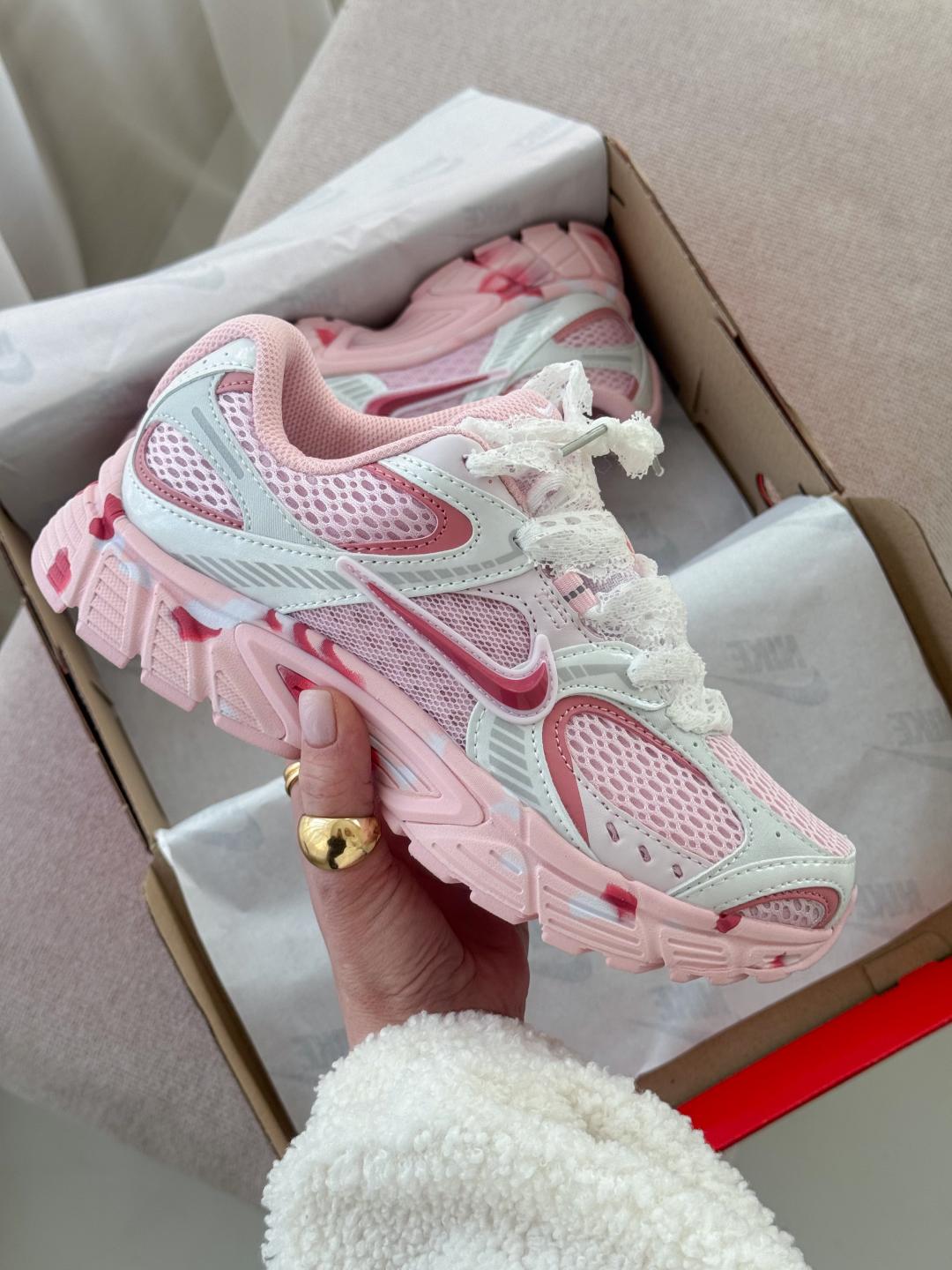 Nike V5 RNR Custom Pink