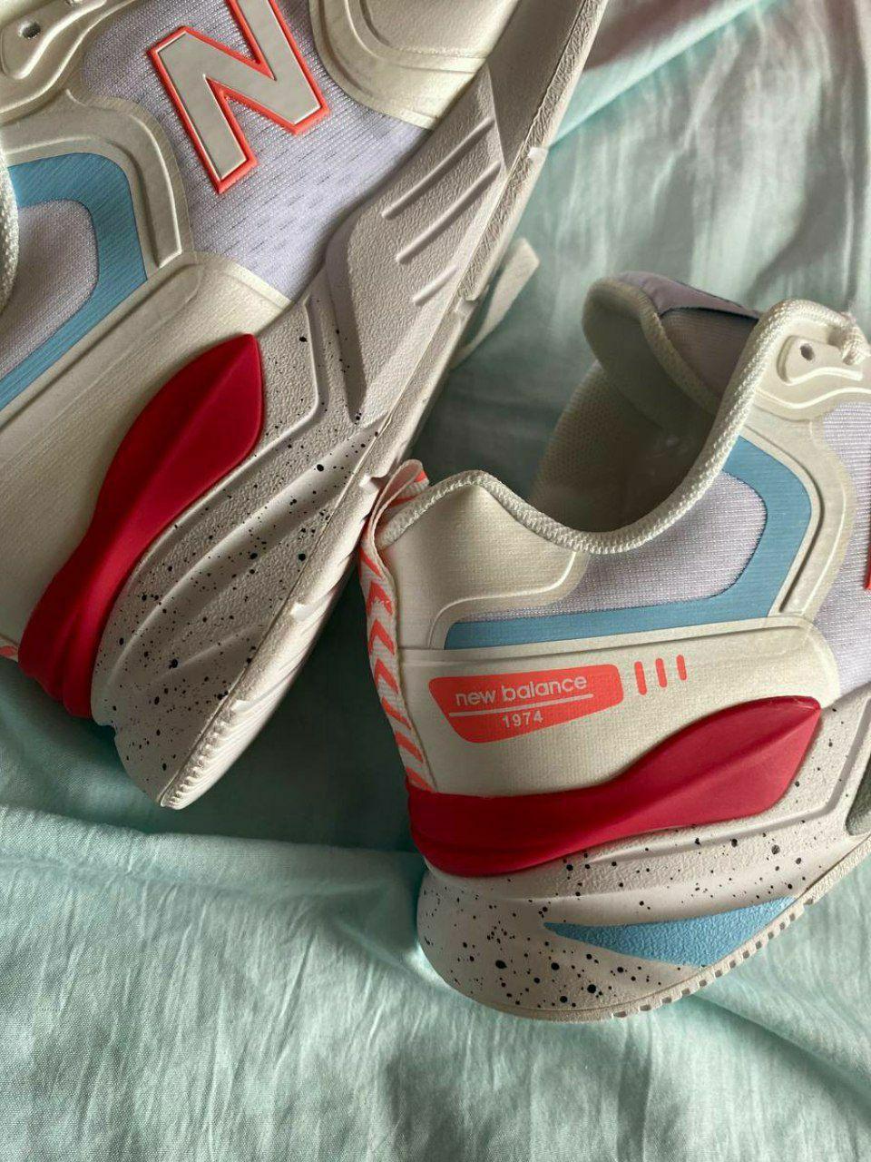 New Balance 1974 Beige Red