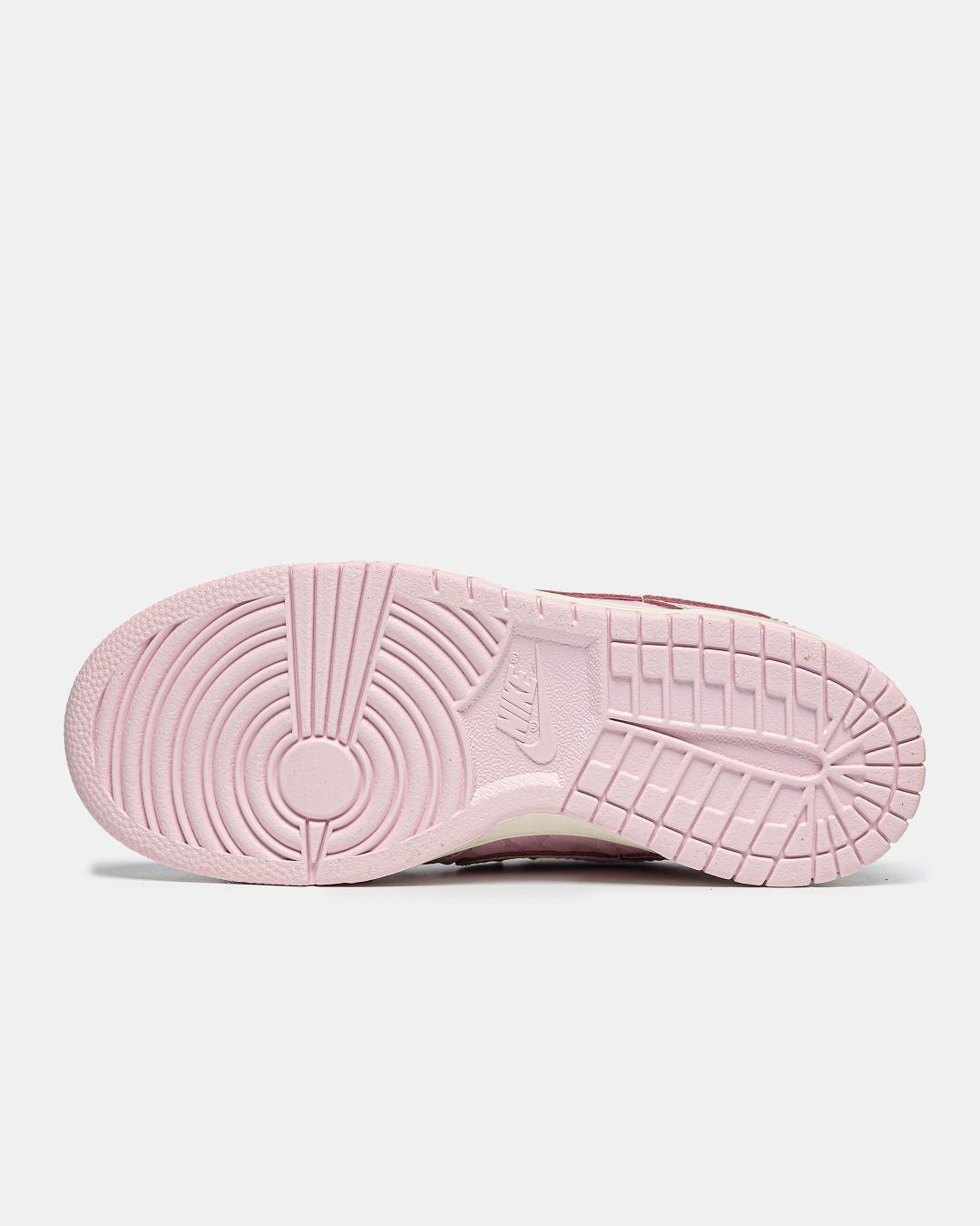 Nike SB Dunk Low Lace Pack Regal Pink