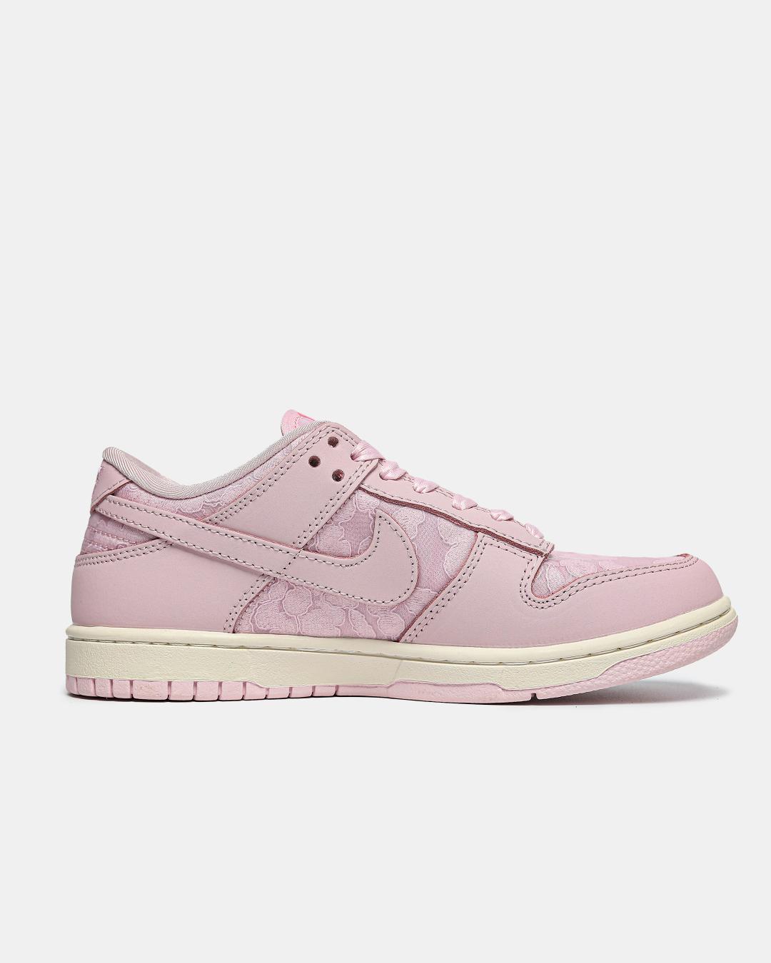 Nike SB Dunk Low Lace Pack Regal Pink