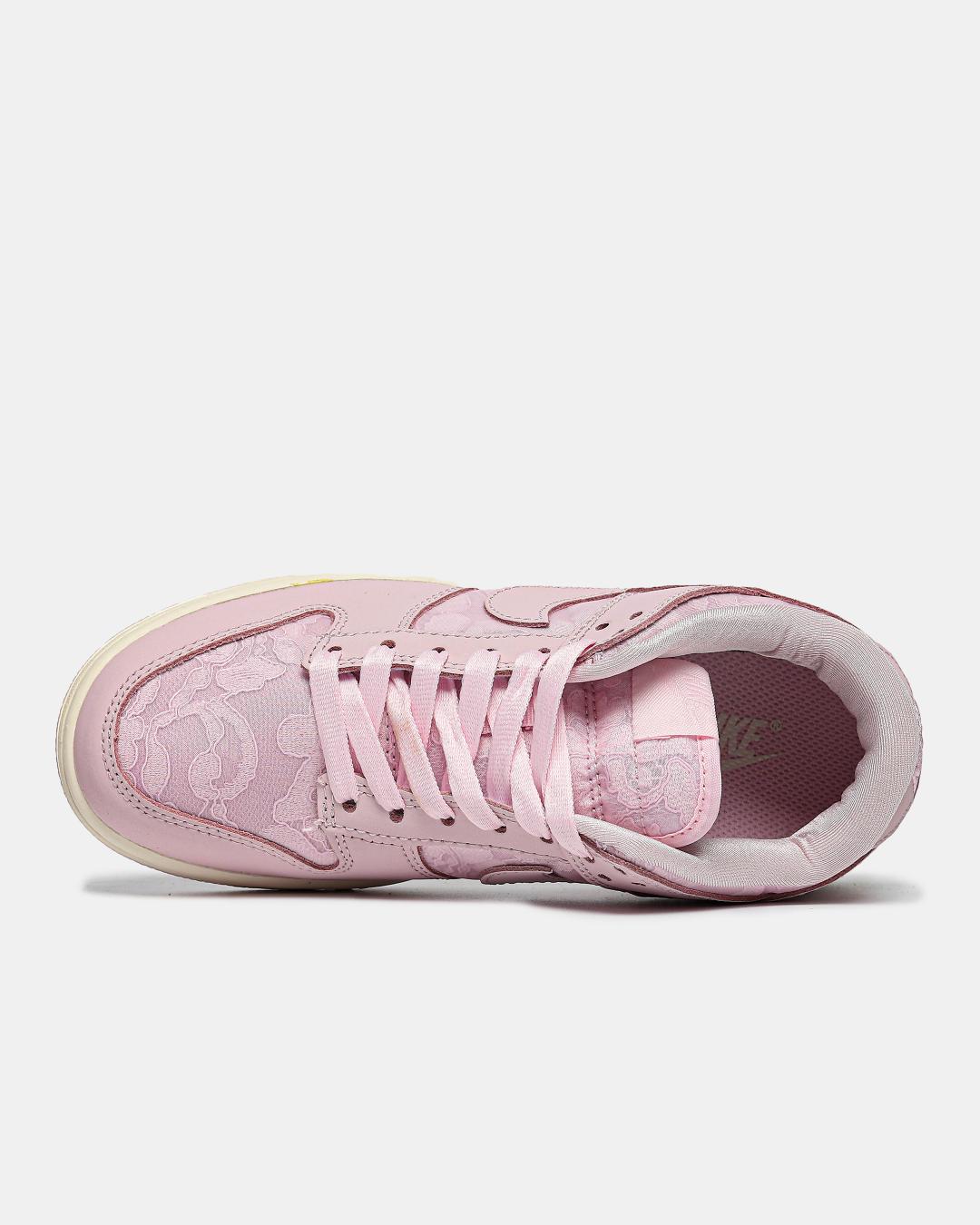 Nike SB Dunk Low Lace Pack Regal Pink
