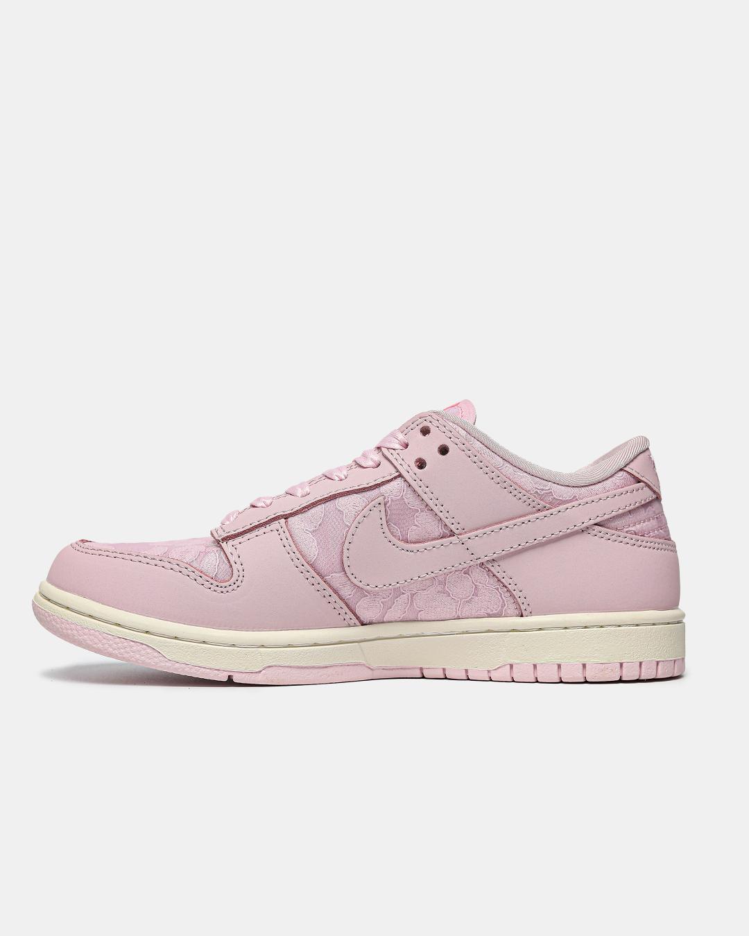Nike SB Dunk Low Lace Pack Regal Pink