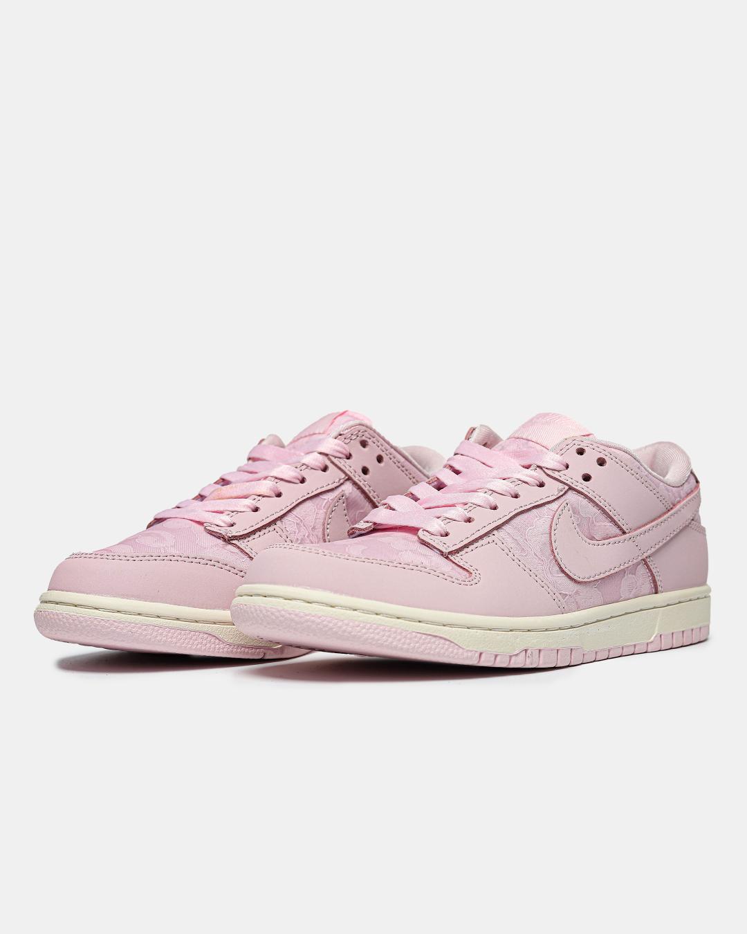 Nike SB Dunk Low Lace Pack Regal Pink