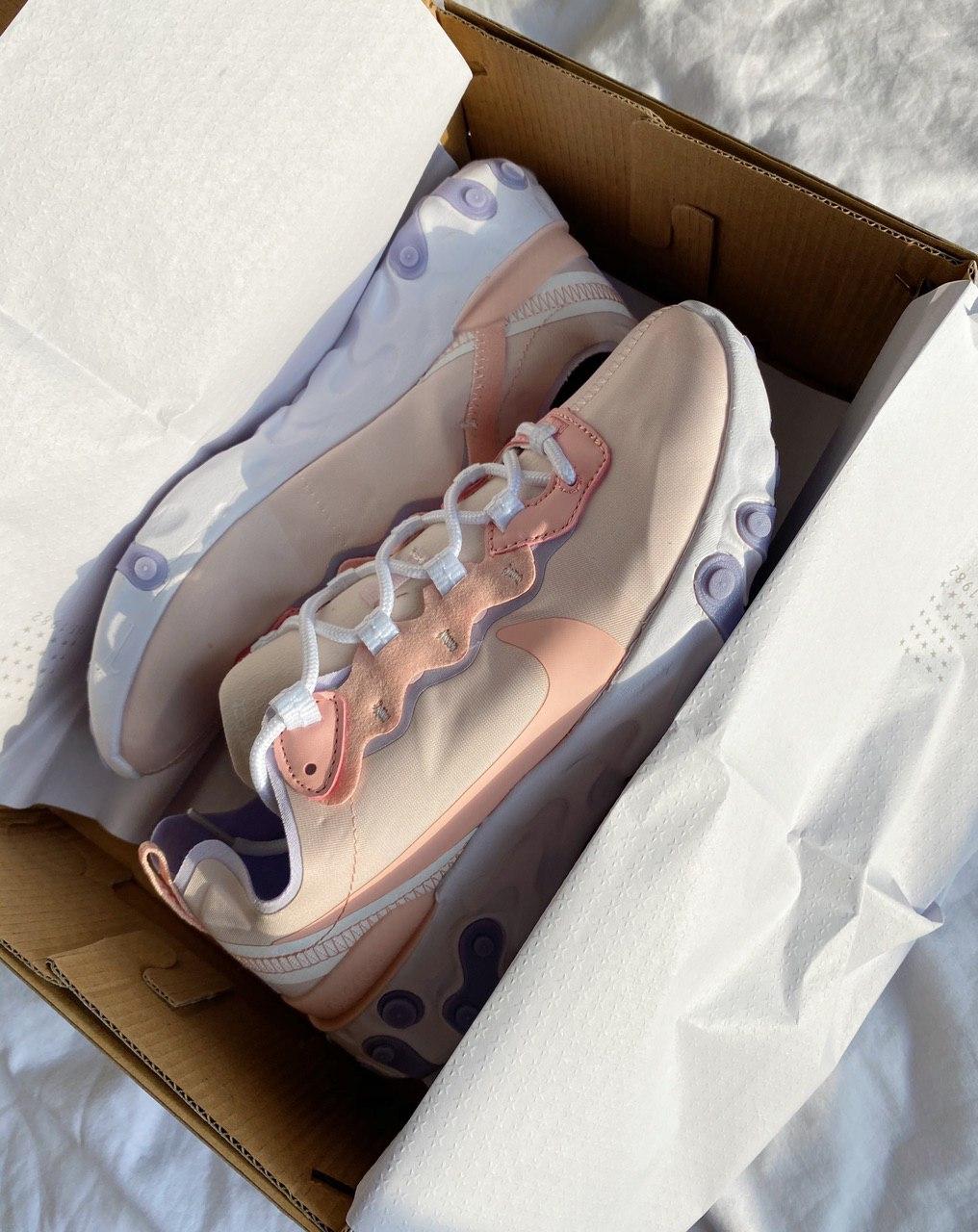 Nike React Pink